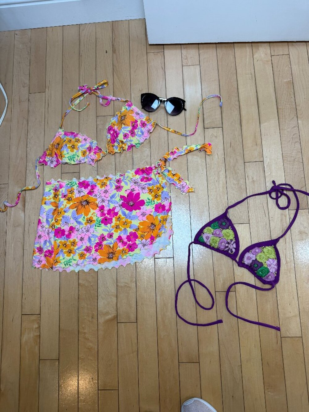 Wild Fable Bright Floral Bikini Top and Matching Sarong Size Small + Bonus Top